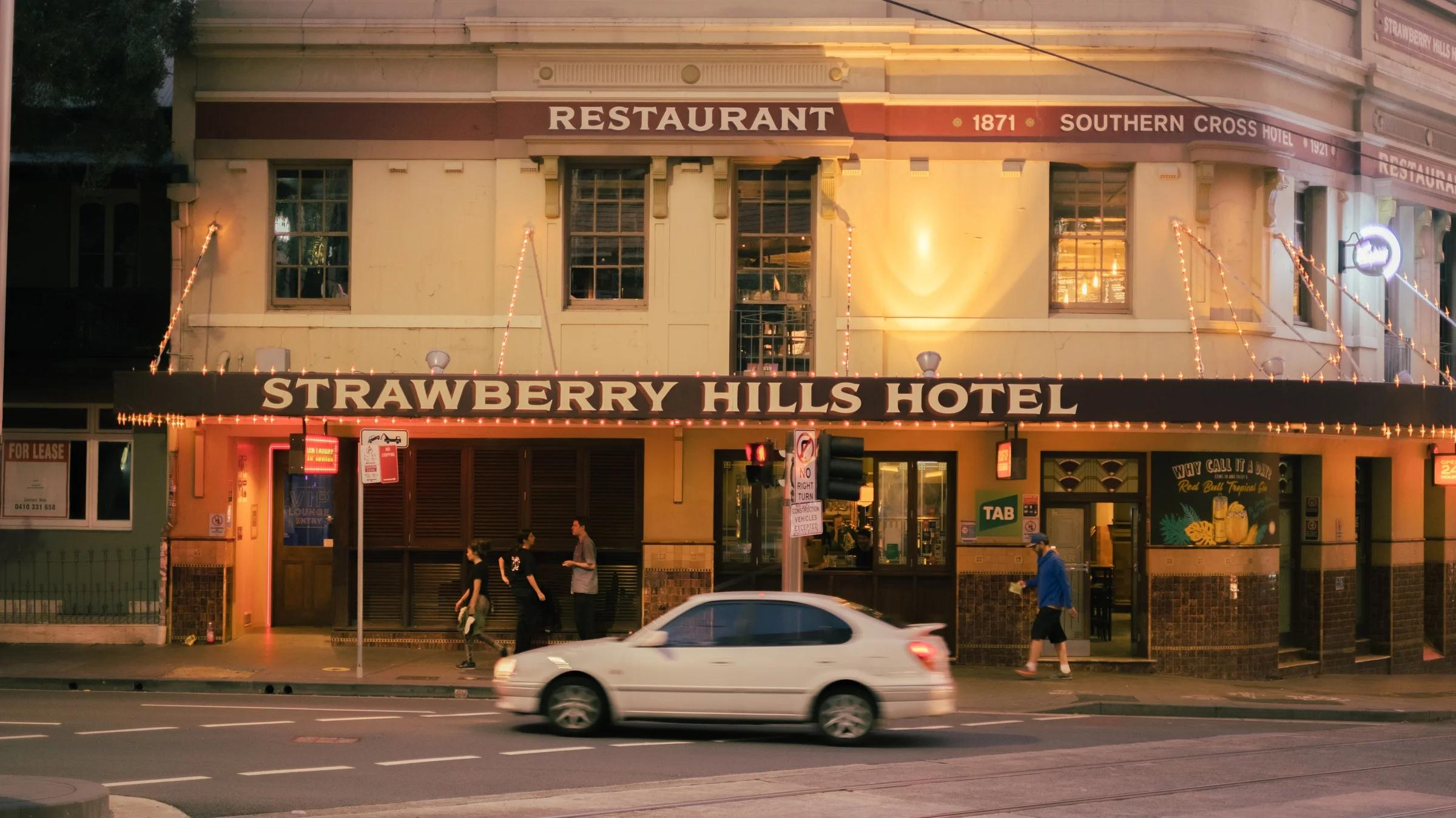 Evening at Strawberry Hills Hotel